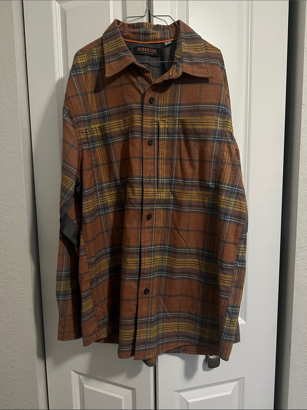 Ridgecut Men's Brown Plaid Button-Down Shirt